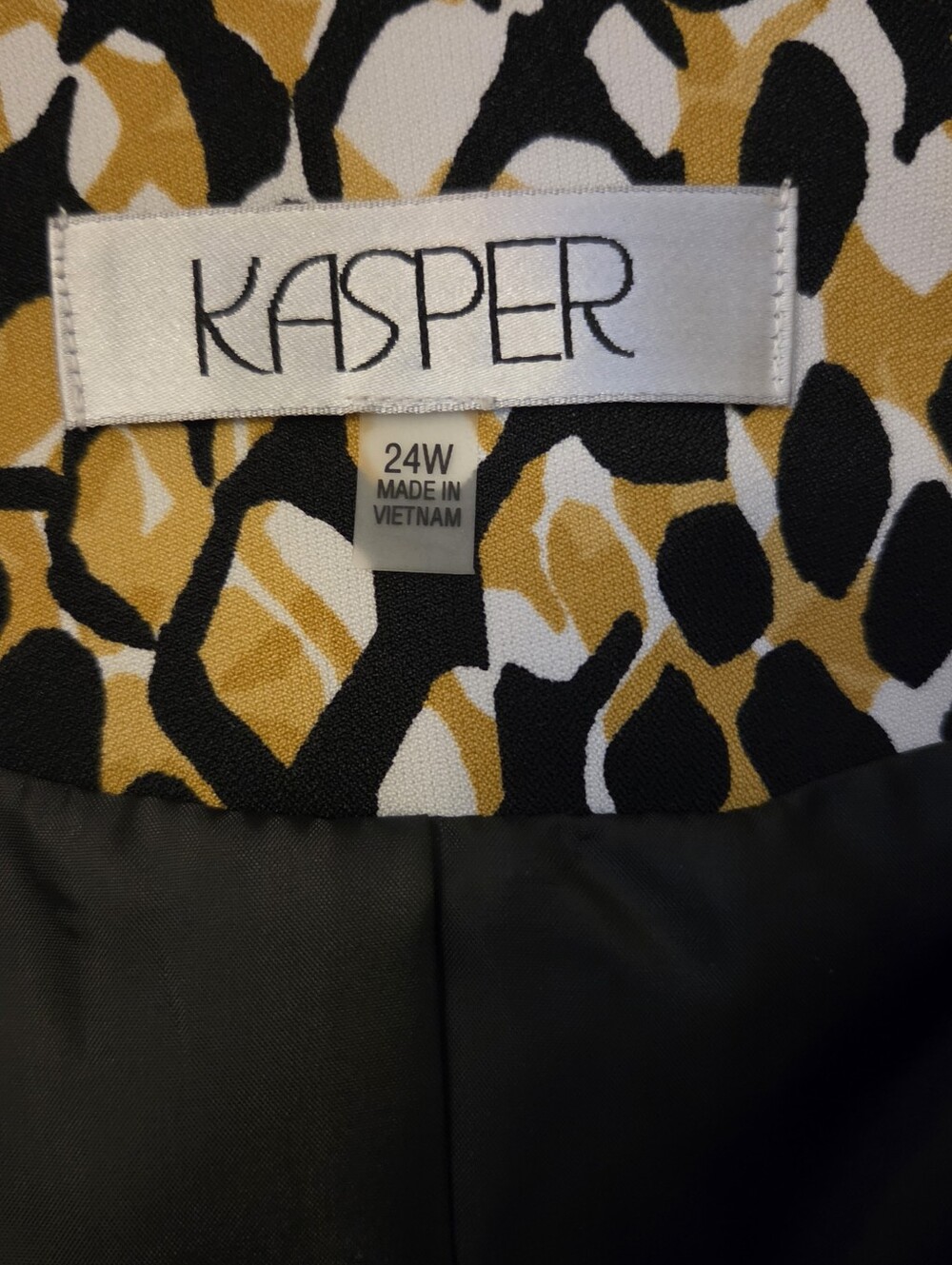 Kasper Black, Gold and White Patterned Open-Front Jacket - Picture 5 of 5